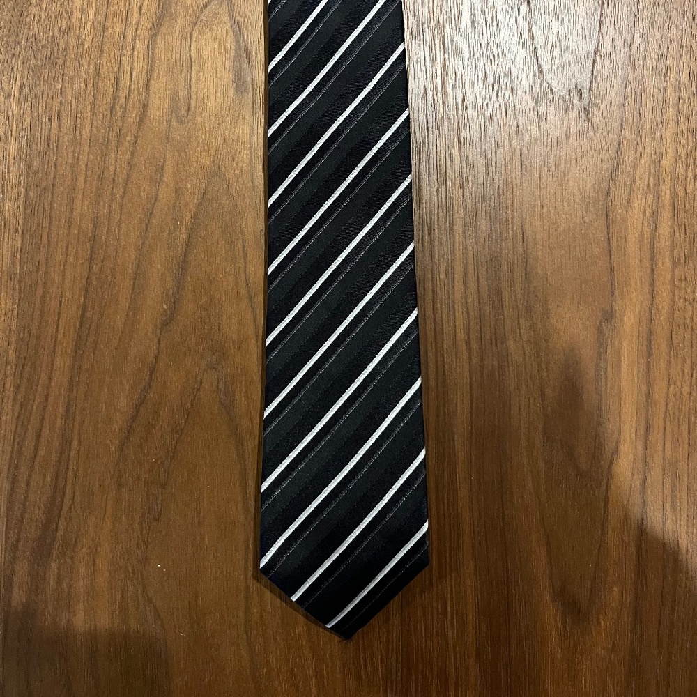 Boss Black & White Tie